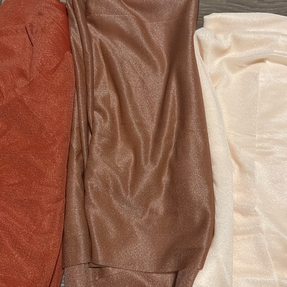 3 wedding arch drapes and isle runner - Picture 3 of 4